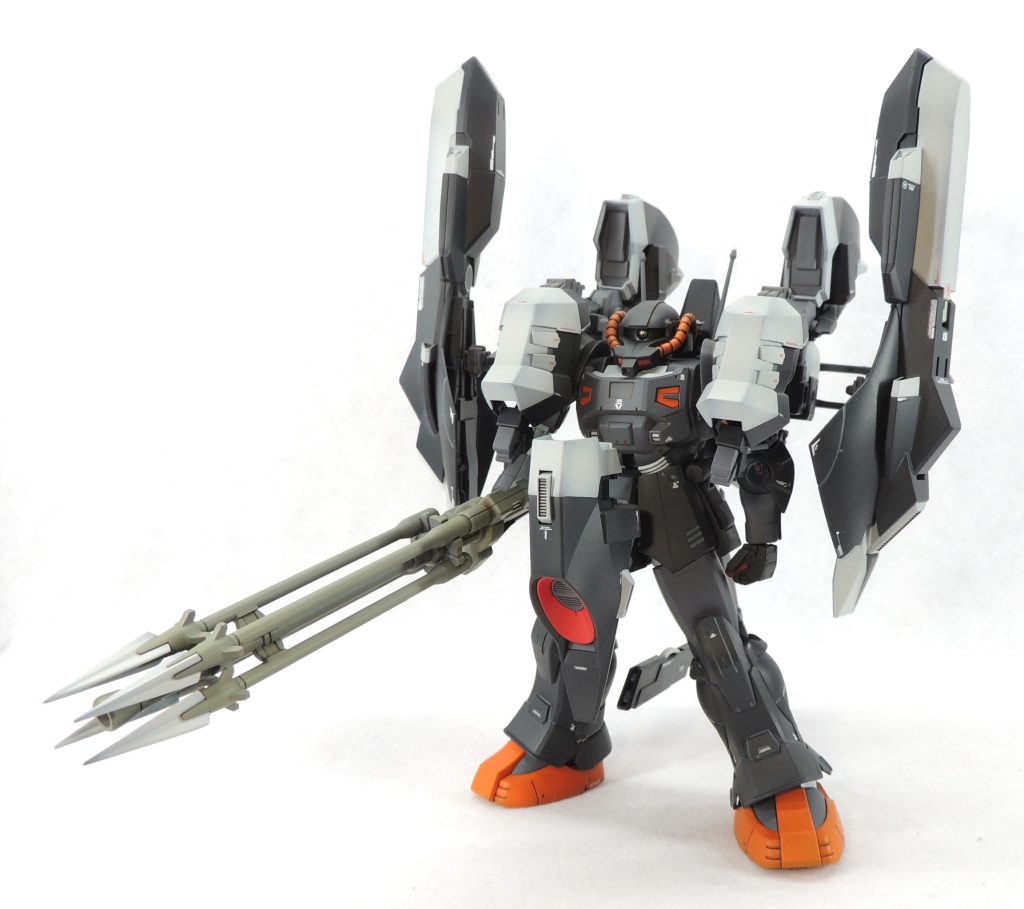 旧式機のアクト・ザクでも、［フルドドⅡ］（［アクア・ハンブラビⅡ］の［万能化換装システム］）が合体可能となっている設定は大へん興味深く、Ａ.О.Ｚの魅力の一つになっていると思います。