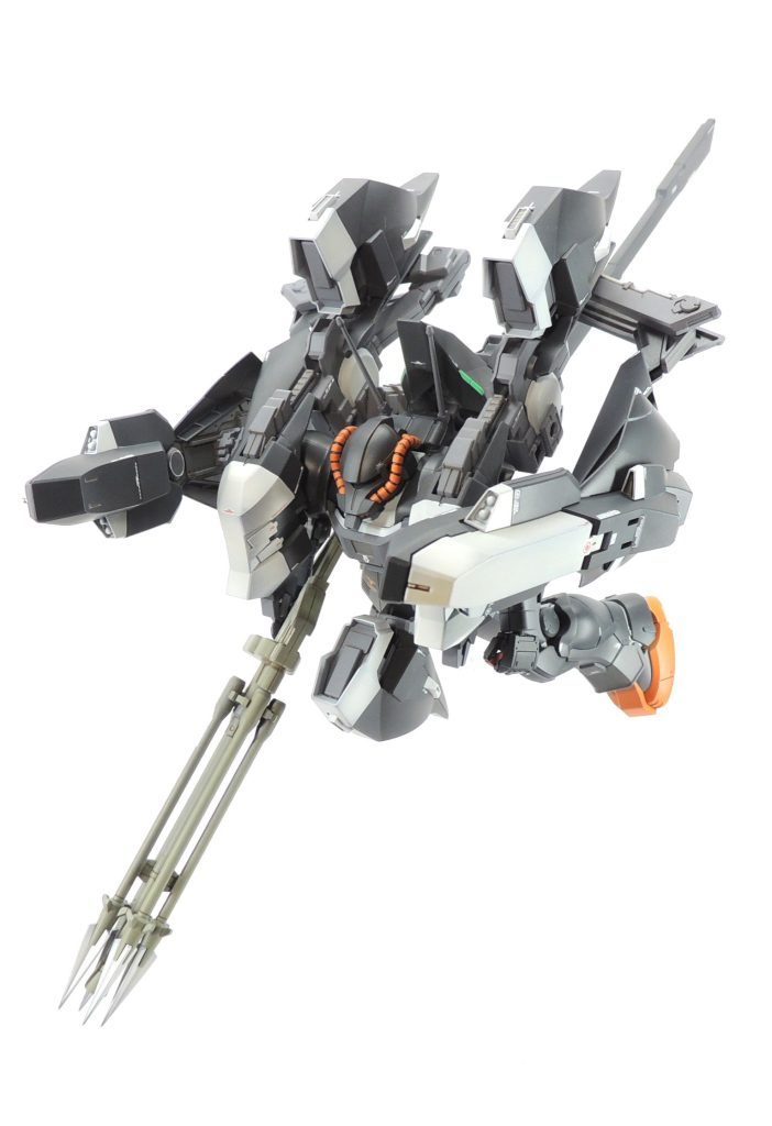 設定画を彷彿とさせる角度からのショットです。