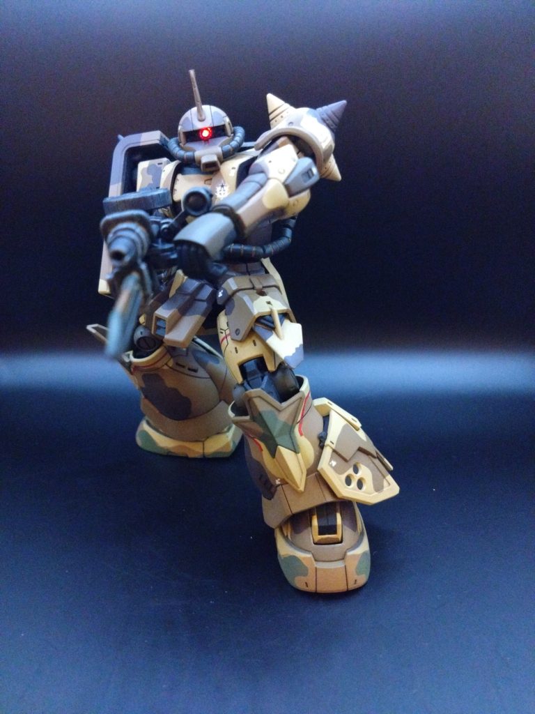 エグバ機はモノアイにLED仕込みました。