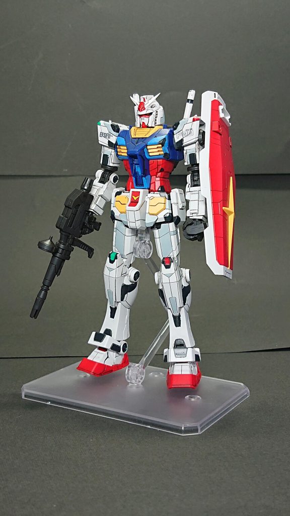 横浜のガンダムファクトリー観光時にお土産で購入したキットです。長らく素組状態でしたが、おまけキットを作成していたので、並べたいなと思い、ちょこちょこ手を入れていたものです。