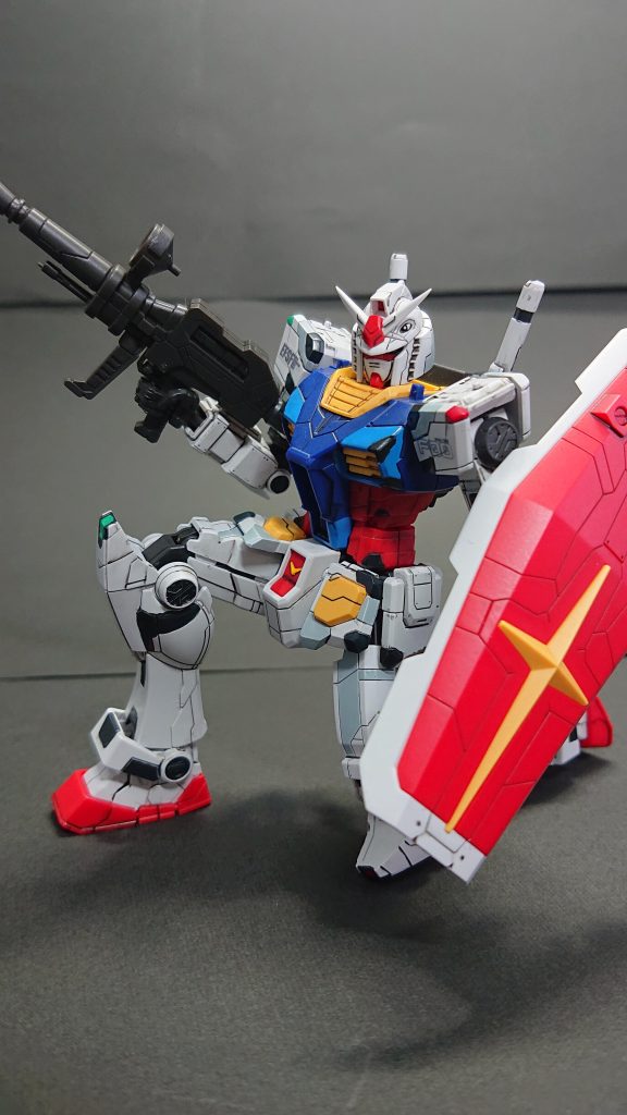 キットは素組みで、V字アンテナをシャープ化したのみです。部分塗装＋つや消しをしています。