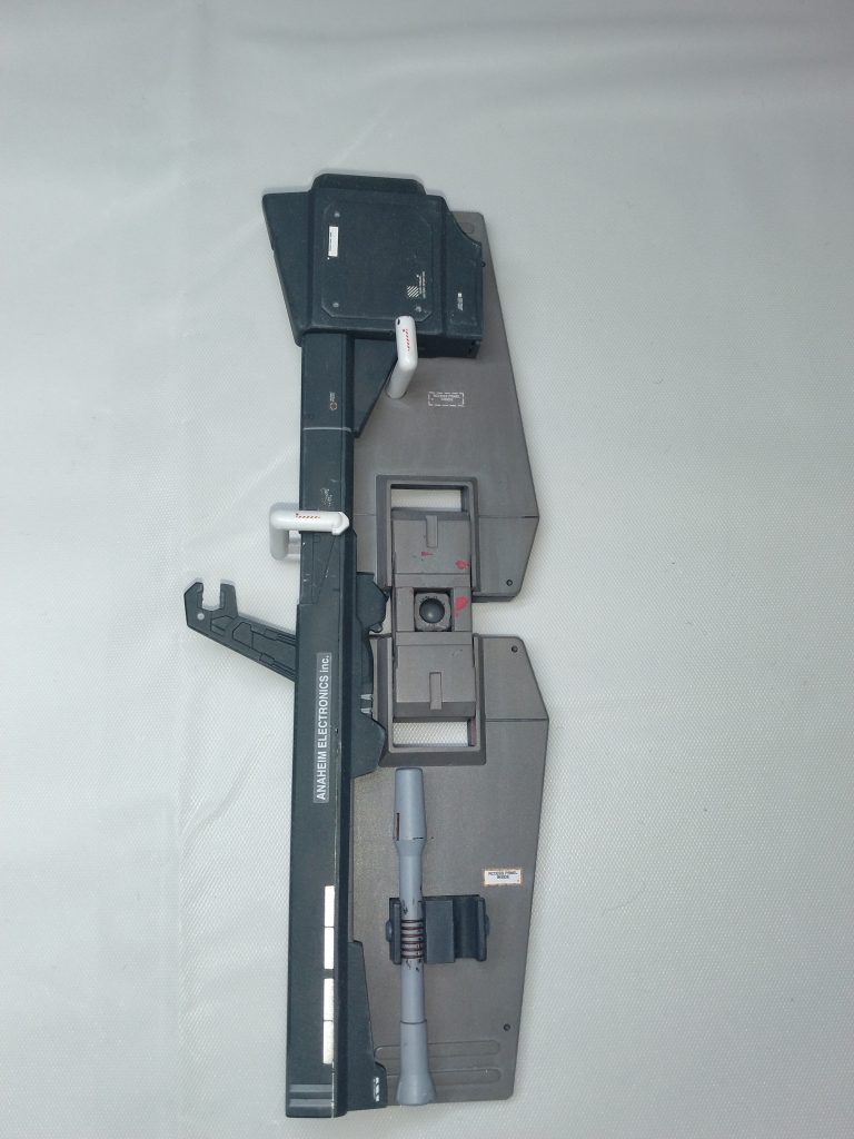 バズーカはシールドに収納できます。