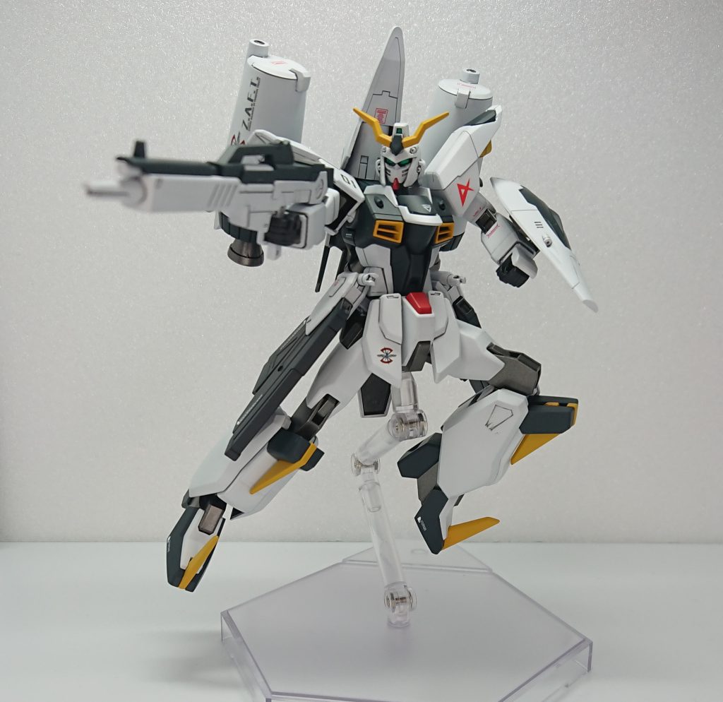 ビームライフル構えそのまんまνガンダムのビームライフル、元の性能がいいので特にカスタムはされていないって設定です。