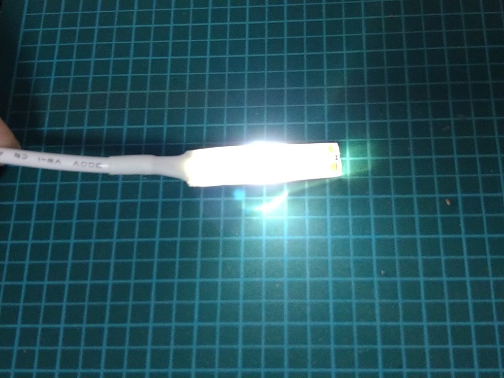 １個単位でカットしても、しっかり光ってくれました!