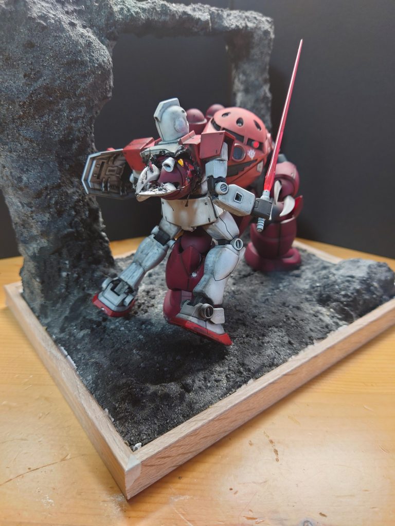 ジムの胴体をくり抜くのが一番大変でしたね！🤣 