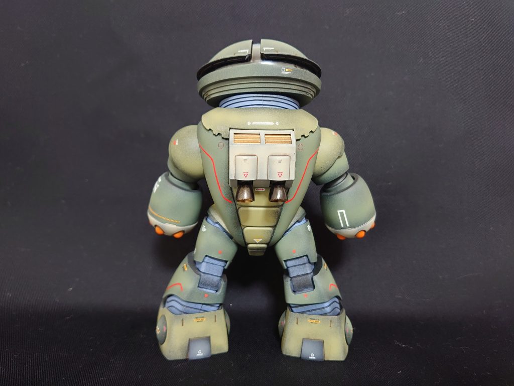 背中の赤いラインがちよっとZガンダムぽくて気に入ってます。