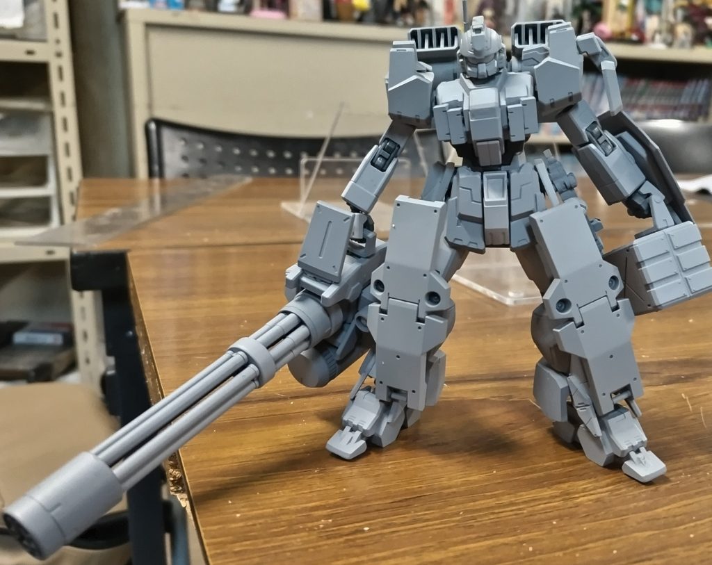 塗装前の写真がなかったのでサーフェイサーの写真を掲載この頃はまだハンドパーツがあった。