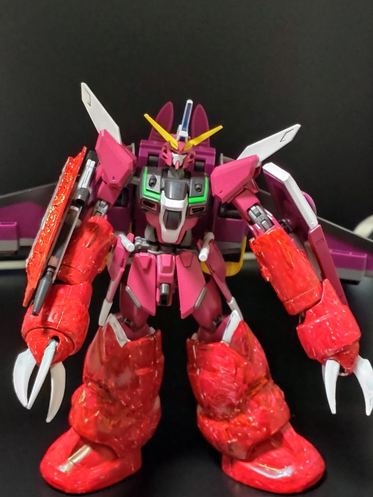 腕シールドを追加装備し、ライフルを裏に隠しました