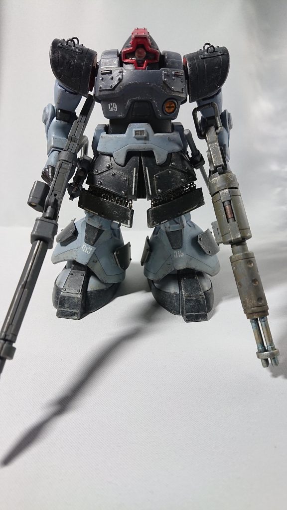 配色肩、スカート  クレオス  ミッドナイトブルー頭部クレオス  レッドFS11136胸部、武器クレオス MSグレーボディタミヤ ダークゴーストグレイ定番の首埋め加工も行っています。(研磨して薄くしただけ)1～1.5mmほど下がっています。下がりすぎず個人的には大満足