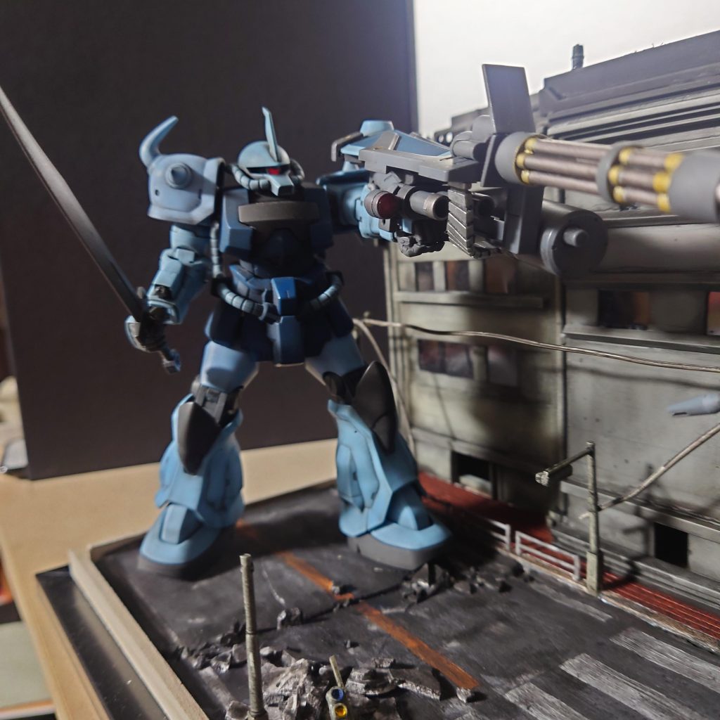 Ez8とグフカスよりも時間掛かったのは信号機とガードレール、建物の制作ですかね〜!