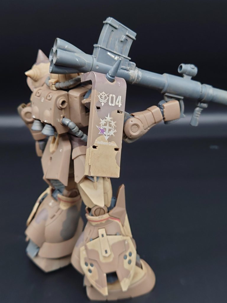 Mr.ウェザリングカラー　グレイッシュブラウンでウオッシングして、タミヤのウェザリングマスターセットでトーン落として馴染ませました。