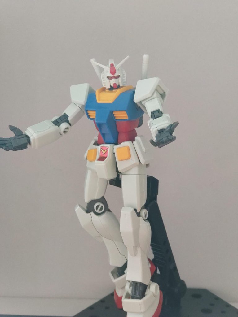 アムロ「この私、アムロ・レイのもとにガンダムは蘇った！」