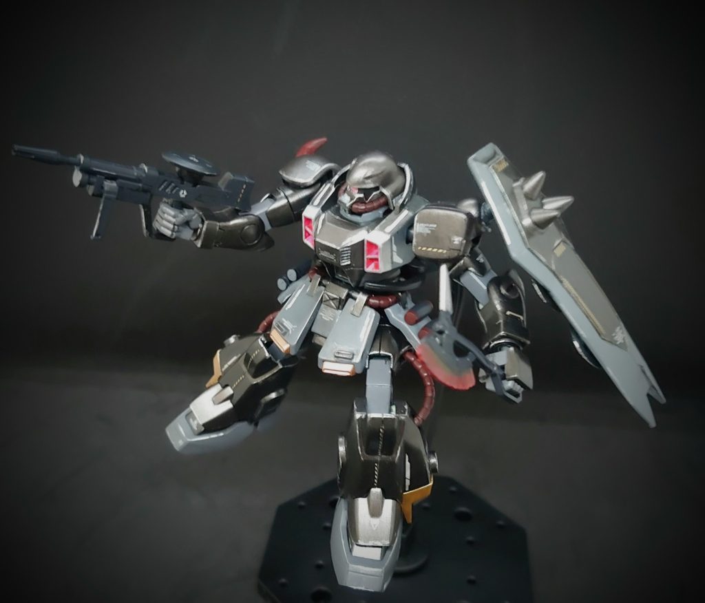 SEEDのデカールを探しましたが、手に入らなかった💦実験的に、合わせ目をデカールで隠す様にしてみました