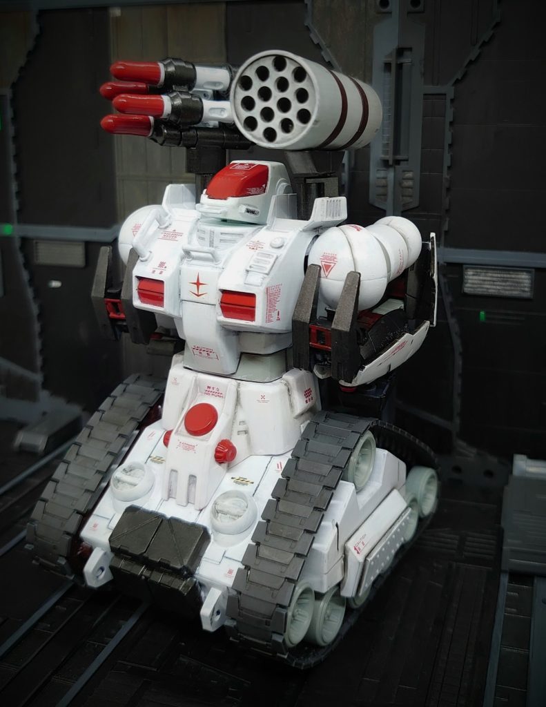 完全妄想設定なので、自由作成ですがご勘弁を一年戦争で、拡大する地上の戦線ではAI自立型の兵器は物量で押す連邦にマッチすると考えました※決して、コクピット内のパイロット塗り分けが面倒だからではない！(笑)