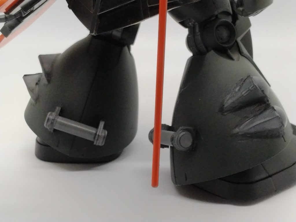 脚部はバトオペを参考に制作部分塗装は難しいですね～