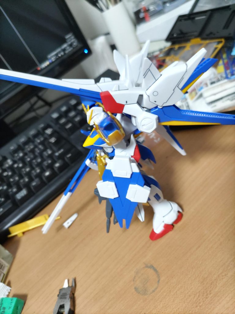 この背中ボリュームで自立してるのがすごい（笑）なんとなくウイングを逆に取り付けてみました。今はお気に入り。