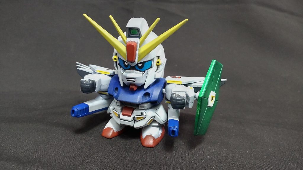 ヴェスパーは手を横にする形で撃てます。