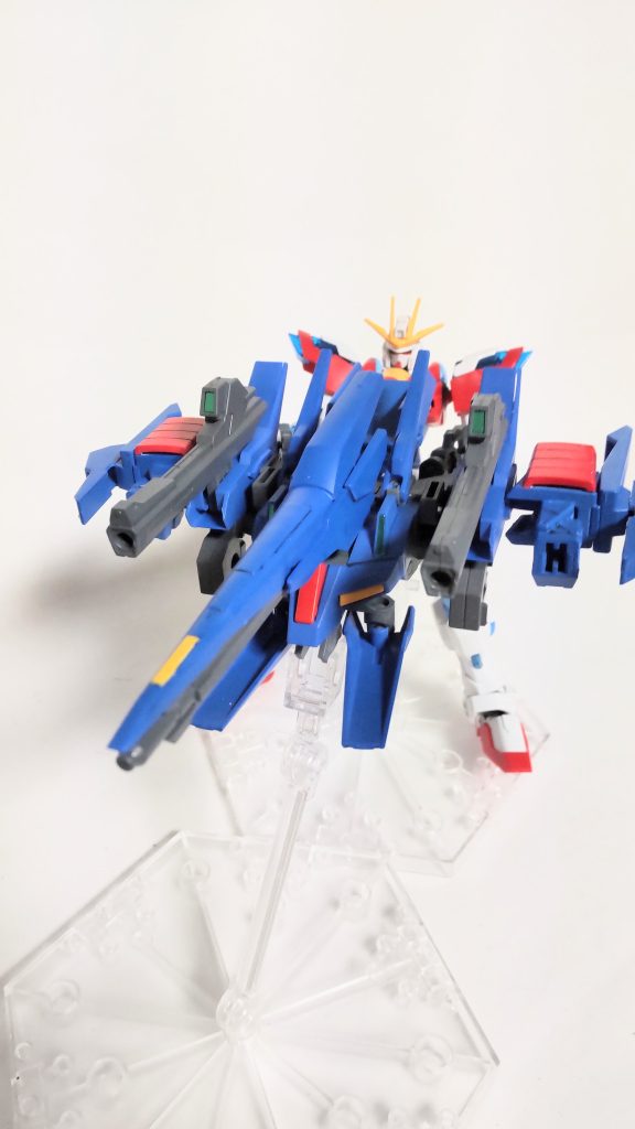 メガシューター遠距離武装が全く無いトライバーニングでも、装備すれば簡単に砲撃能力が手に入ります。扱えるかどうかはファイター次第なんですけどね😅