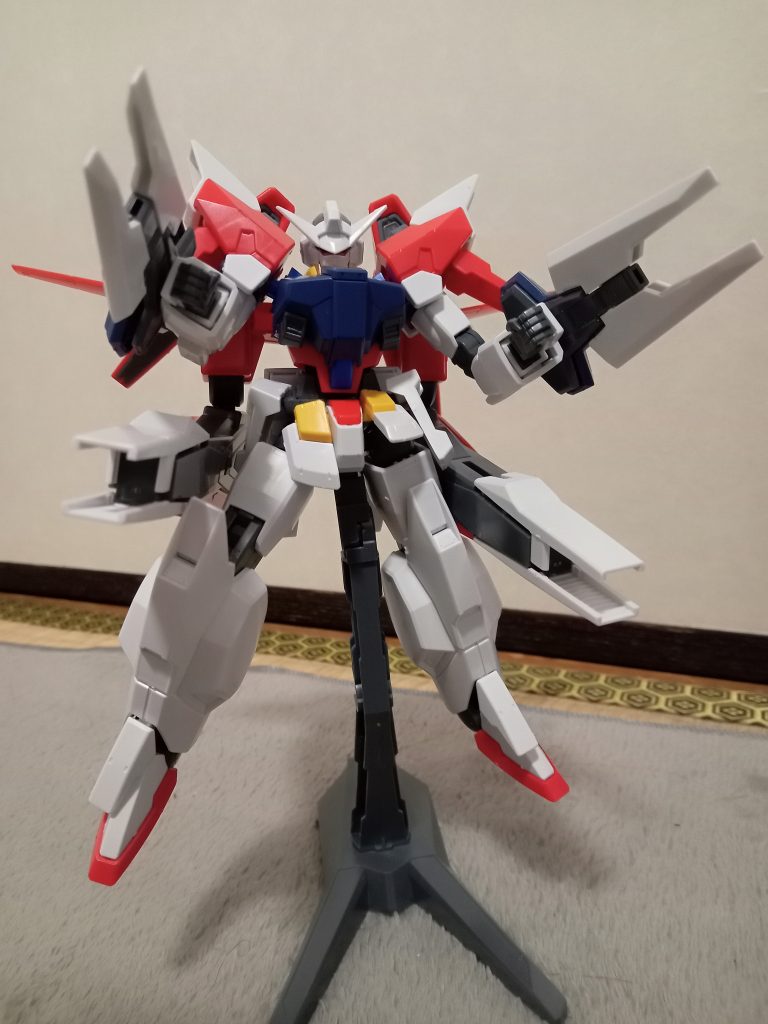 フルバーストーー!かっこいいので、仕上げたいは仕上げたいんですけど、学業が忙しくて…仕事しながらガンプラ作ってる人、すごすぎますね。