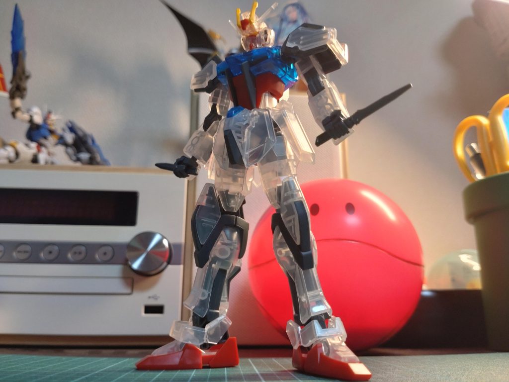 所詮エントリーグレード、とナメてかかったら意外と見た目が良くてびっくりです。クリアパーツがふつくしい…