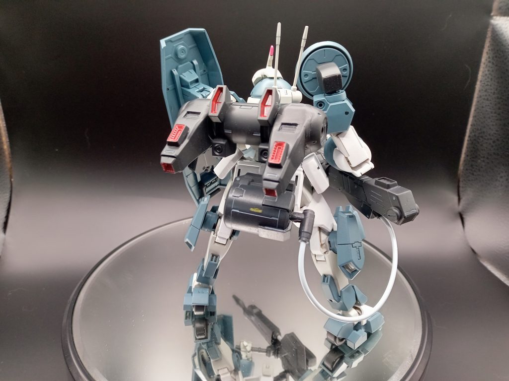 バックパックは大型化、腰に燃料タンク？を付けました。