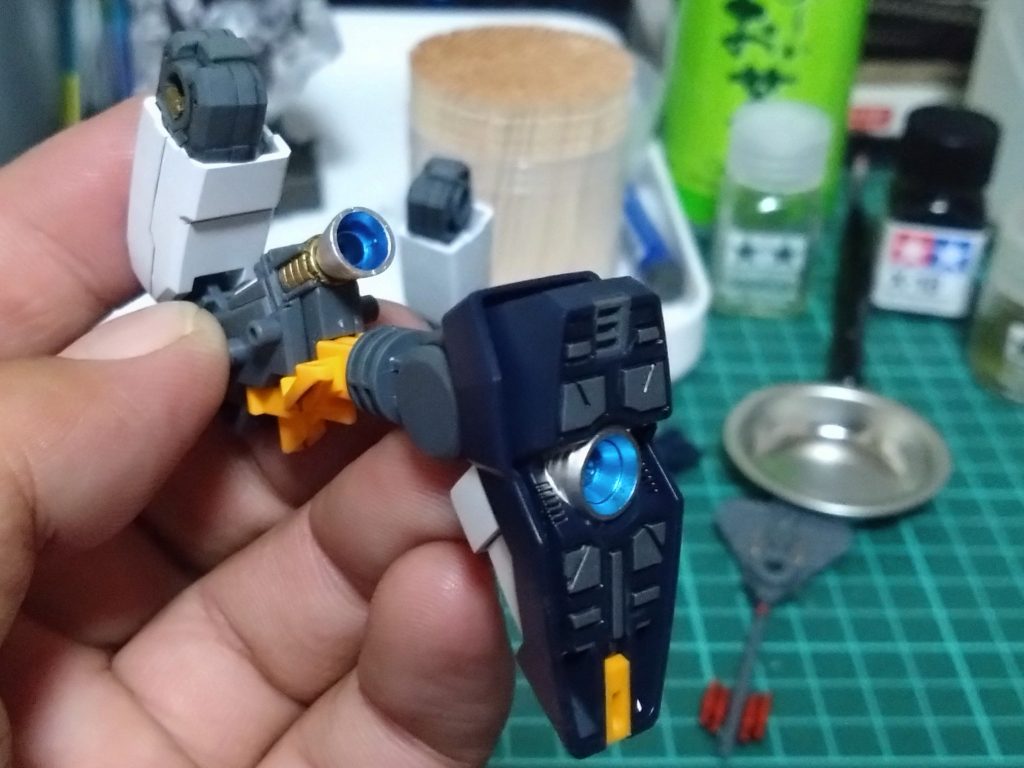 組み立て途中。