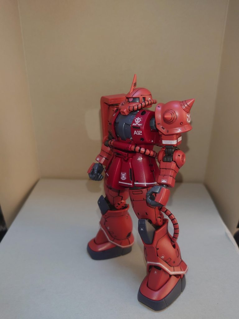 外でトップコート吹いた後確認したら白い細かい粒が少し付着してました。理由は不明です。