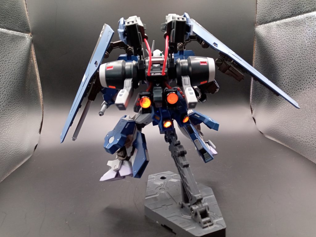 蛍光塗料を使ってます。最近、蛍光塗料にハマっています。