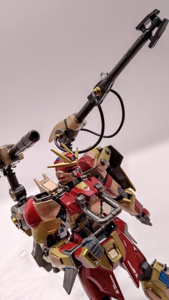 今回はピンバイスとランナーを結構使いました。ちょっとだけ腕の付け根の延長もしています。塗装はアクリジョンとガンダムマーカーの筆塗りです🎨