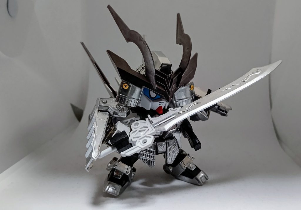 Xにて歴代武者頑駄無揃い踏み企画に参加したかったのですが、期間内に素体となるキットが見つからず断念。つい最近レジェンドBB武者頑駄無を見つけて、自分なりの「武者頑駄無」を作ってみました。