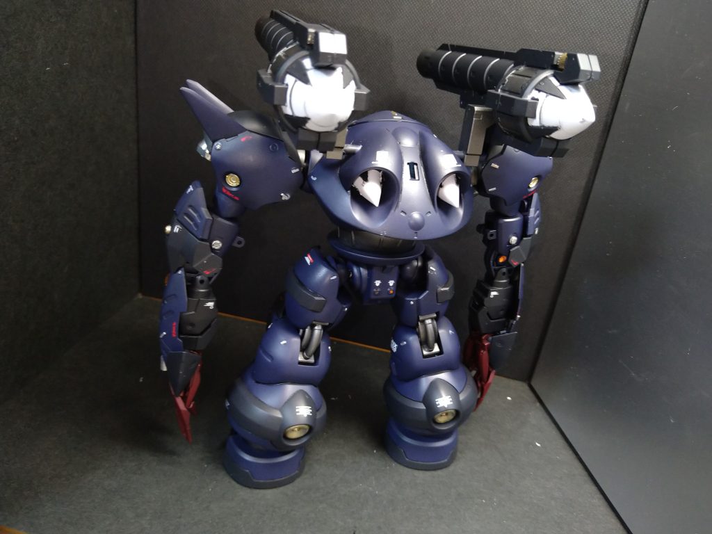 バックショットから元々バーニアの付いていた部分にはスパイクを加工したGNドライヴを付けてます。