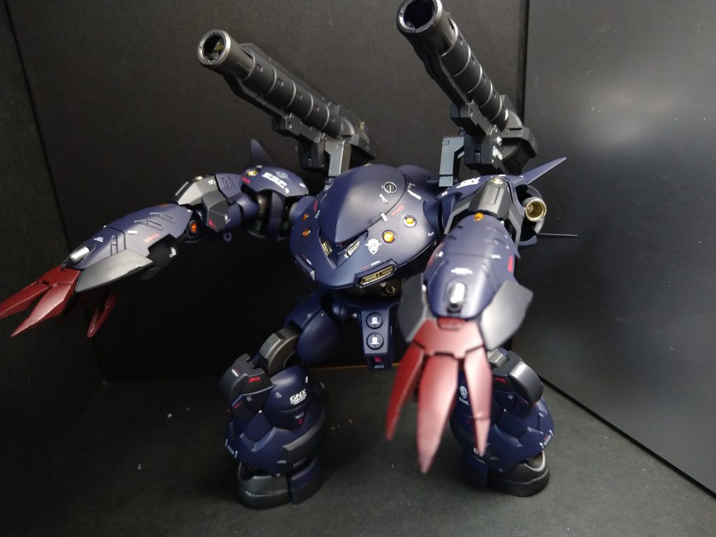 GNクローと手甲部分のGNバルカンGNバルカン部分にはビームサーベルも付けられるようになってます。