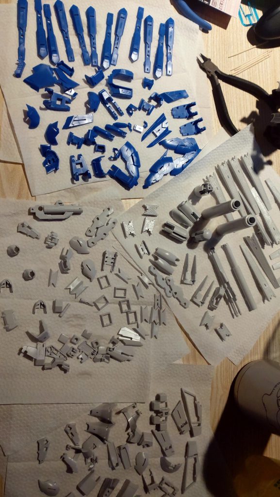 パーツが多いし、細かい(笑)