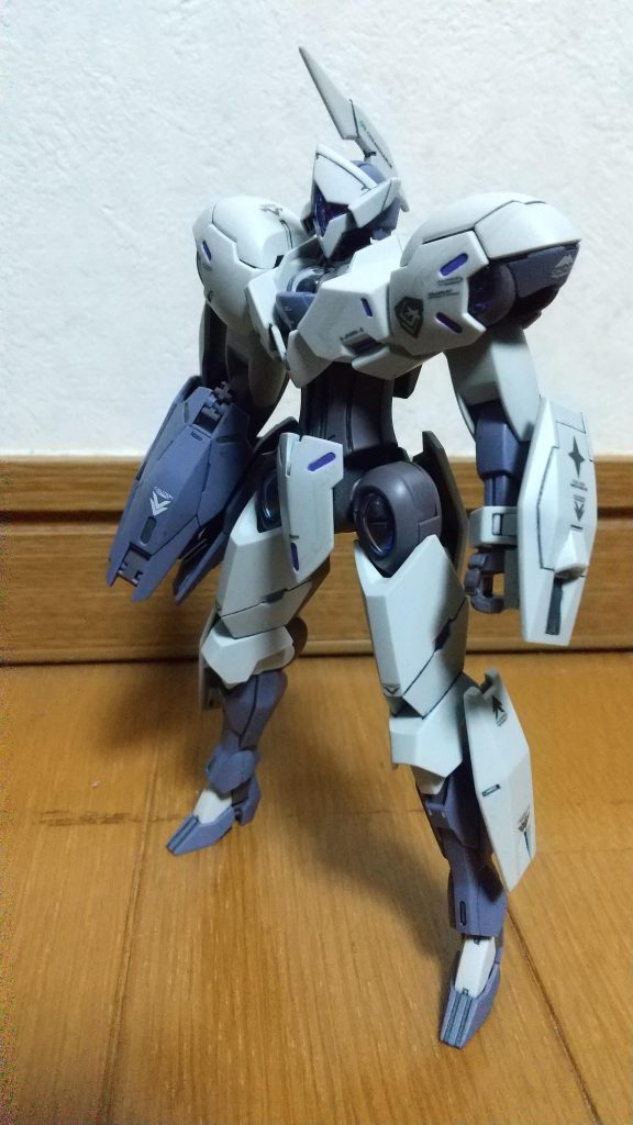 ジャベリンブレイザーは左手に持たせて、シールド取り付ける穴に取り付けているので、シールド交換すれば簡単にSeason 1仕様に戻せます。ご覧いただきありがとうございました。