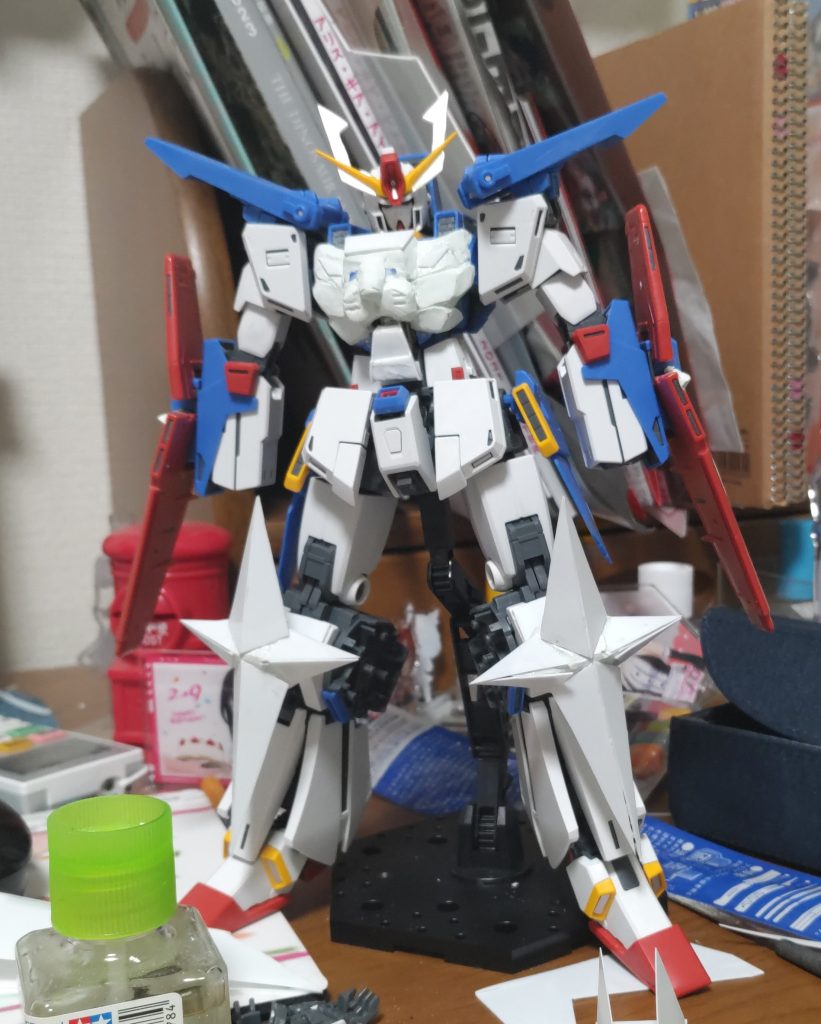 プラ板とパテを大量に使いましたが、かなり近い印象になったと思います。