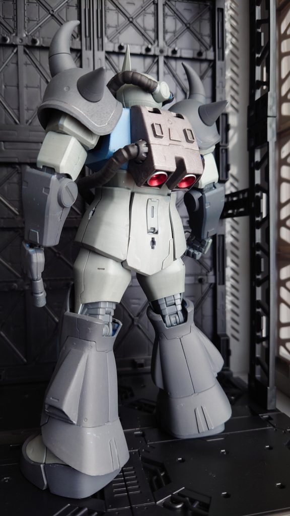 背面ほとんどいじってません動力パイプはサンダーボルト風(?)にしたくてYouTubeか何かでみた熱収縮チューブを使ってみました(塗装がめんどくさかったからとゆーのは内緒)