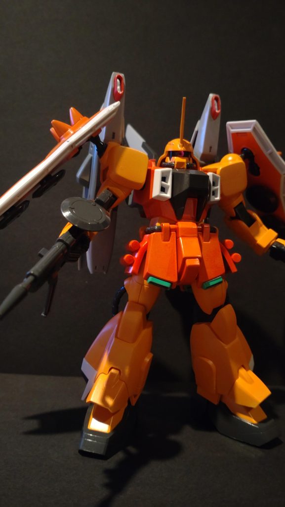 ガンダムマーカーを調色してオレンジ塗装に成功しました。ピンクとイエローを調色しています。