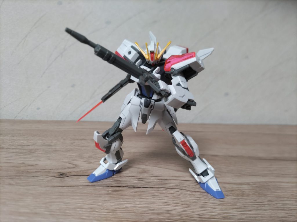 EGエクシードギャラクシー。見た目が好きで頑張って買ったのですがEG初だったので素組みは簡単でしたが可動域が気になる、、、そうだミキシングして可動域を増やそう！という経緯で改造しました。