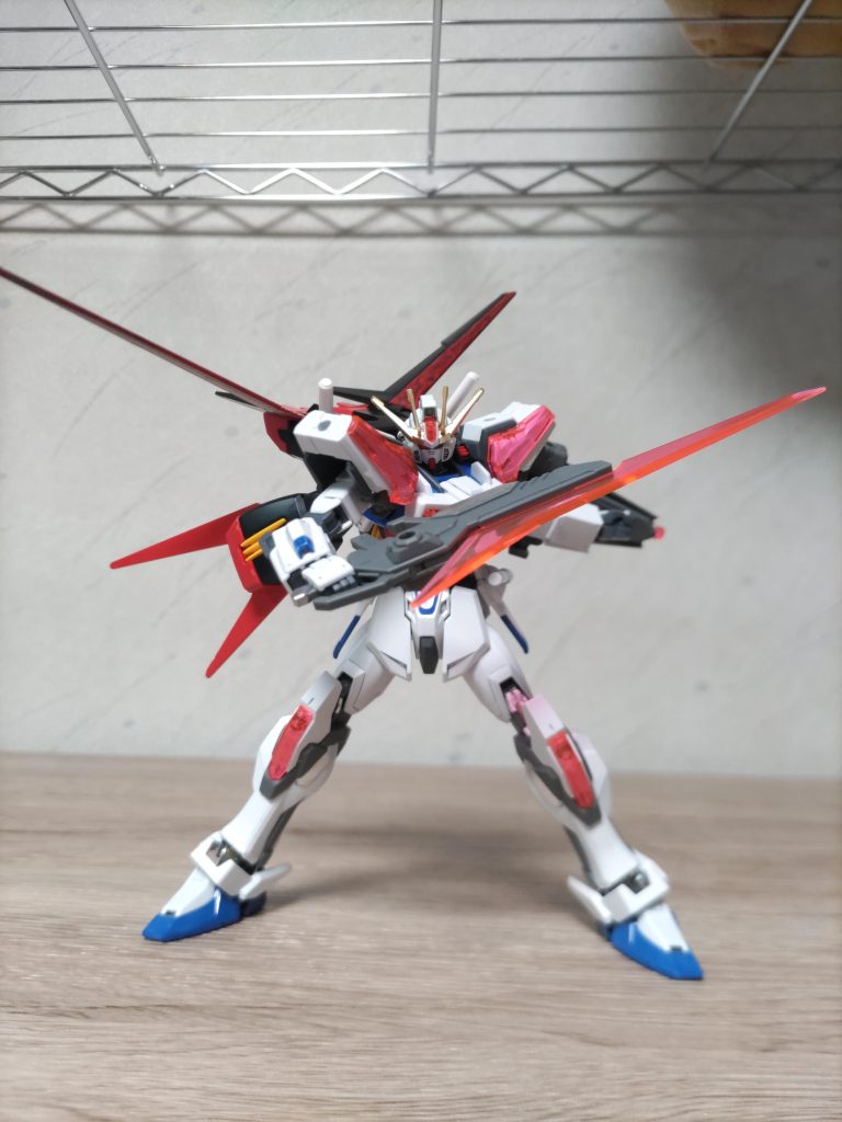 エールストライカーをのせてみました。ソードとかランチャーも装備できるようにしたいですが、、、春先にストライカーパックが出るみたいなので買えたら改めてこの機体改造したいなぁ。