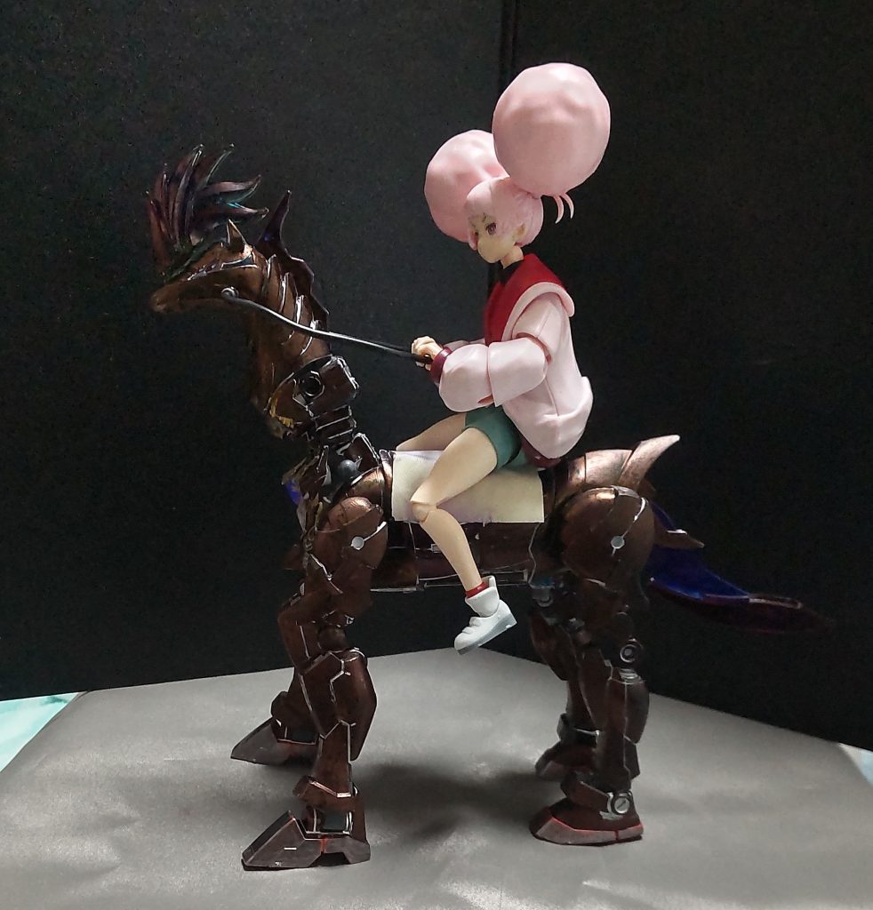 馬の色は黒毛の設定です。モデルはマキバオーのカスケードですが、頭部の鬣のせいか、アマゴワクチンのような感じになってます。