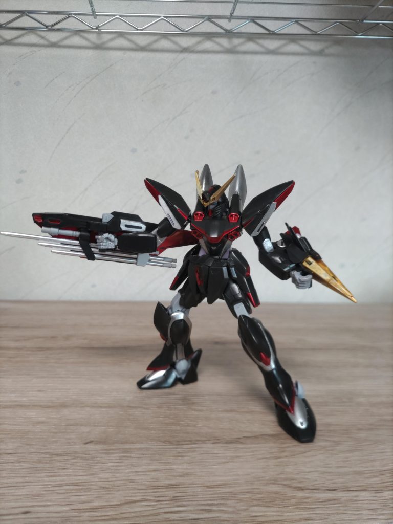 旧キットなので関節は硬めでポージングが限られるのが残念。関節部だけでも最新キット使って直そうか検討、、、しましたが断念。