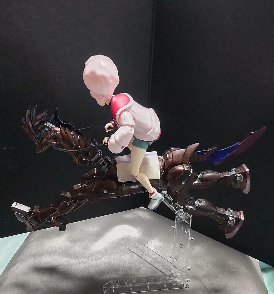 ラストスパートを横から見た図※チュチュパイセンも少しだけ腰を浮かせて立っているようにしています。群れに答えなど無い(ナリタブライアン)