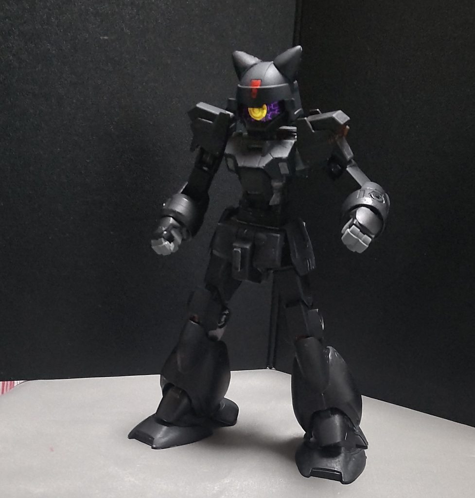 もう一つの隠しギミックは部隊兵の頭部の目元を旋回する事でBUGモードフェイスに変えられるので、洗脳状態のオックスなんてのも出来るようになっています。