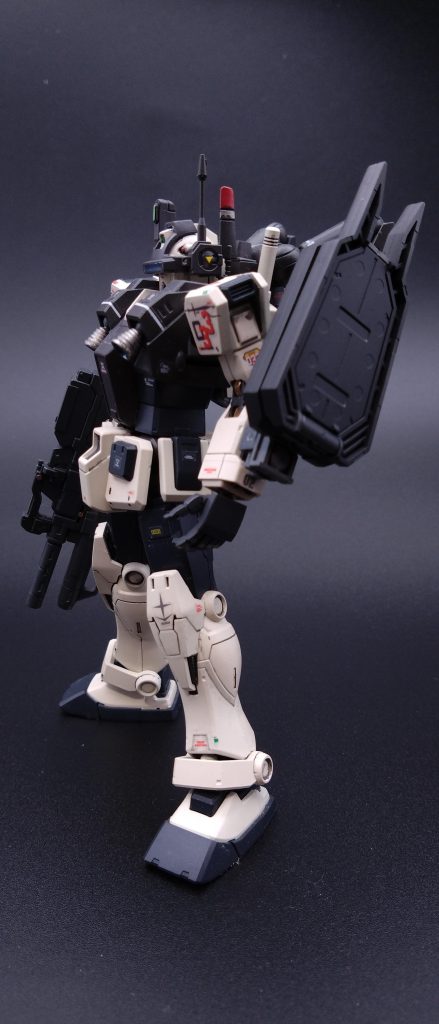 ナイトシーカ Gヘッドは一年戦争後に開発したナイトシーカの上位機で機動力とミノフスキー粒子下での活動時間の延長・通信能力の向上・ガンダムヘッドにすることによってジオン側に恐怖をあたえさせる心理的戦略も備えている。