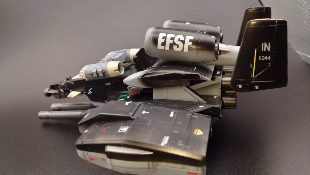 武装 対地用ビームキャノン 口頭部ガトリングポッド スプレーミサイル 翼下部マルチミサイル 下部対地爆弾