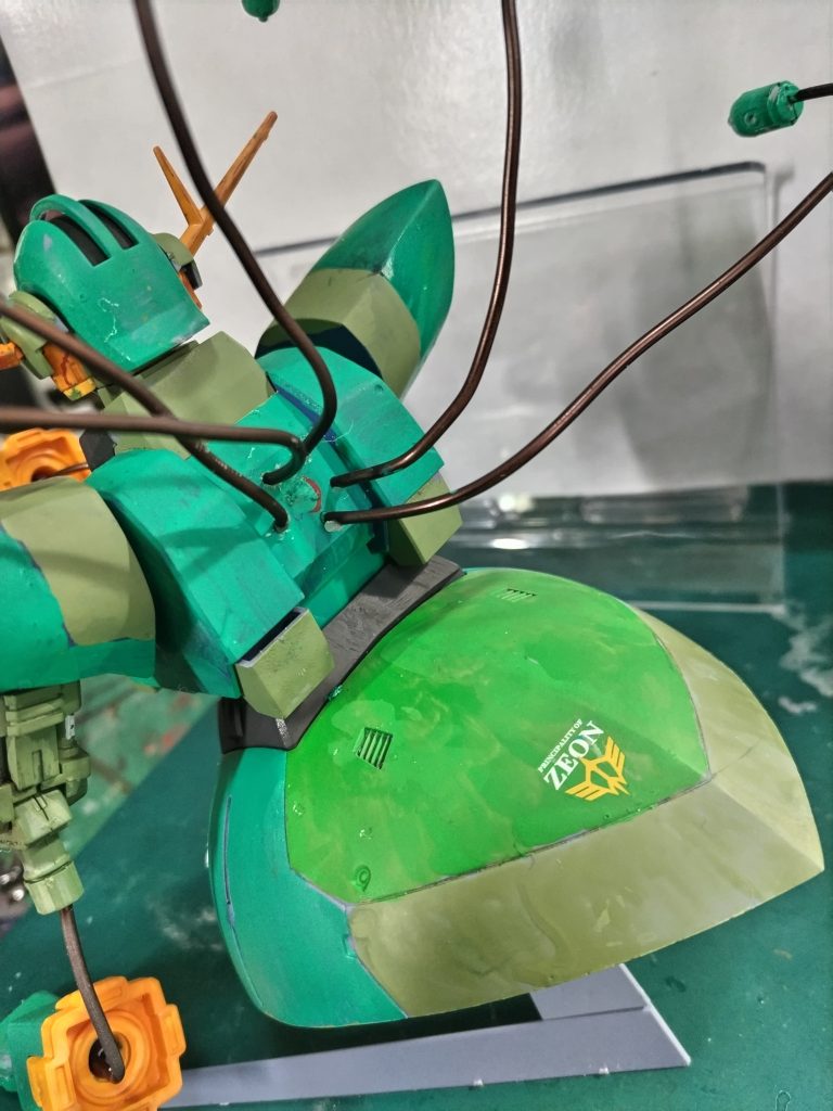 本当は、ここにスタビライザーとファンネルコンテナを取り付けようとしてました。(未遂