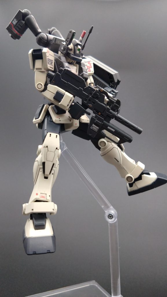 空挺降下ポーズ