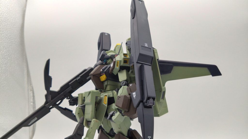 グリプス戦役に活躍したGディフェンサーとヘイズルの腰マニュピレーターにより火力強化したフィリップのカスタマイズ機