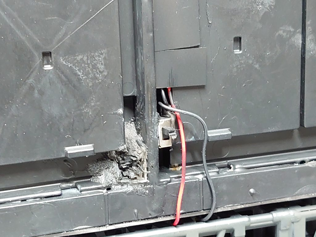 ベースのスイッチです。