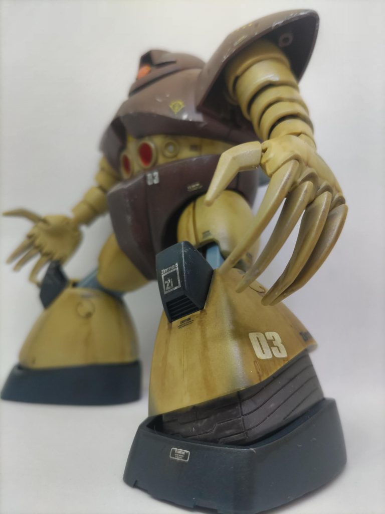 水中用なので水が垂れた感じの汚しにしましたが難しいですね。